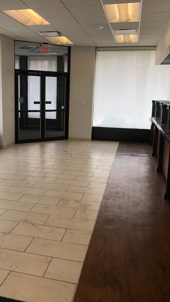 More Photos Of 131 Main St, East Rockaway Storefront Retail Office For Lease