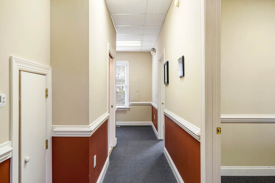 More Photos Of 130 Salem Towne Ct, Apex Office For Sale