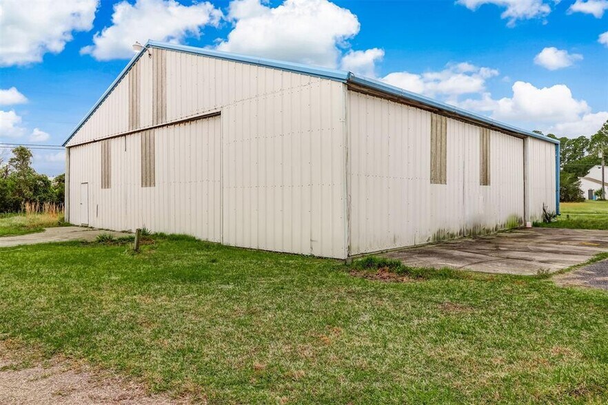 More Photos Of 96168 Cessna Dr, Yulee Airplane Hangar For Sale