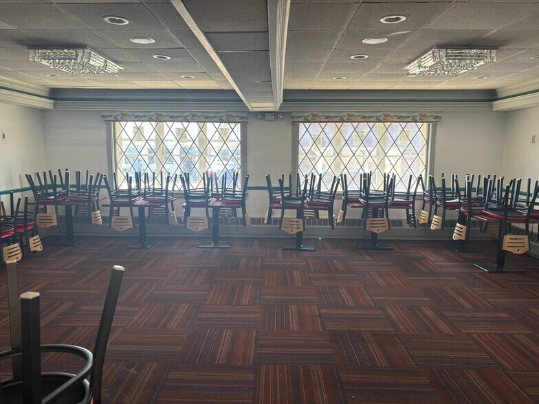 More Photos Of 186 High St, Ellsworth Restaurant For Lease