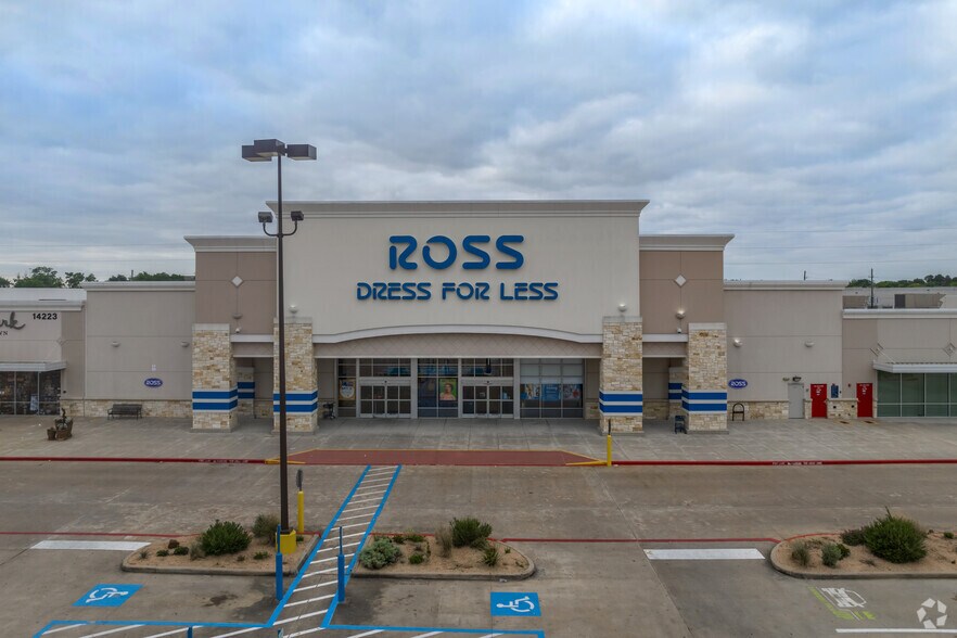 More Photos Of FM 2920 & Highway 249, Tomball Unknown For Lease