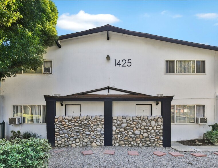 More Photos Of 1425 W Stoneridge Ct, Ontario Apartments For Sale