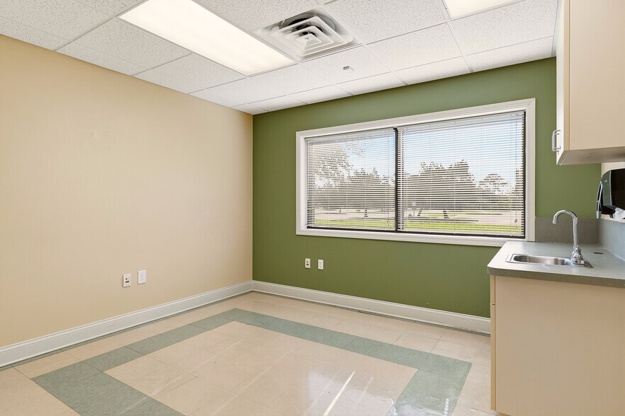 More Photos Of 9 San Bartola Dr, Saint Augustine Medical For Sale