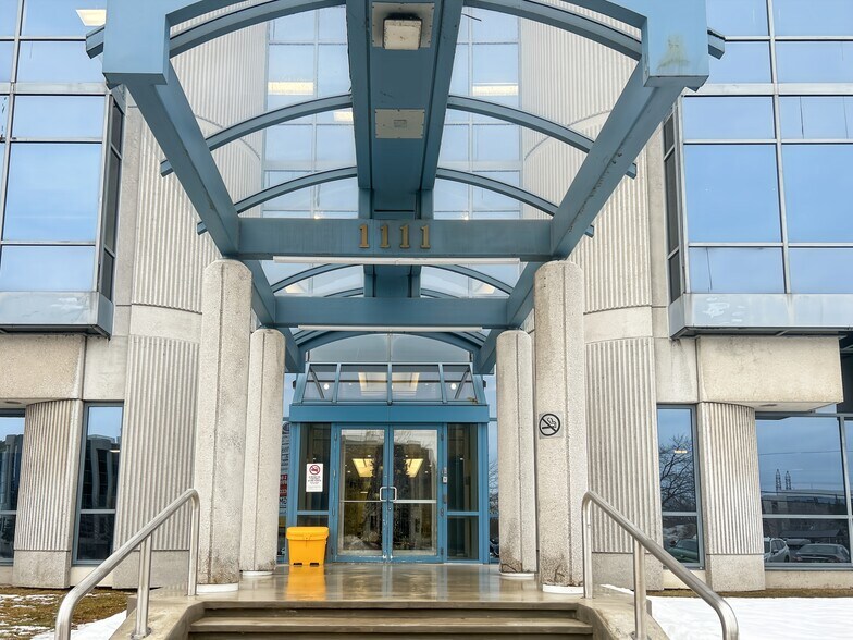 More Photos Of 1111 Boul Dr-Frederik-Philips, Montréal Coworking Space