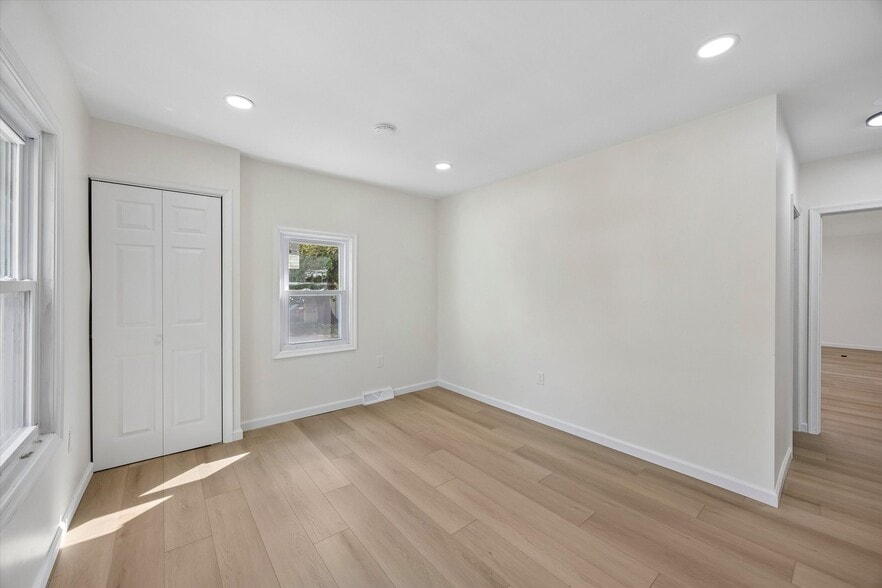 More Photos Of 102 Bristol Oxford Valley Rd, Langhorne Specialty For Lease