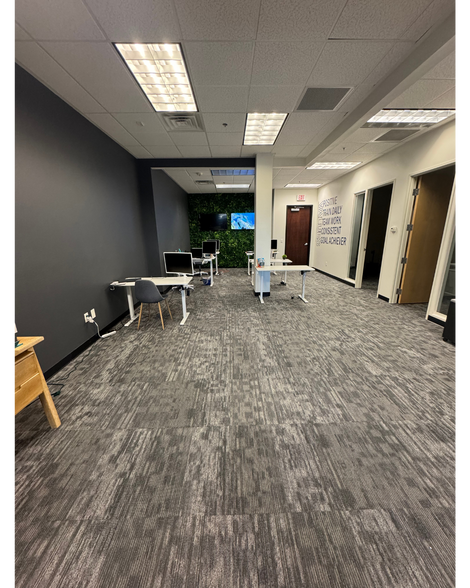 More Photos Of 9890 S Maryland Pky, Las Vegas Storefront Retail Office For Lease