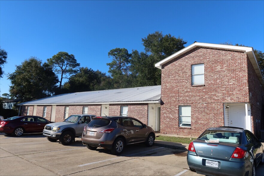More Photos Of 753 Oakleigh Ave, Gulfport Apartments For Sale