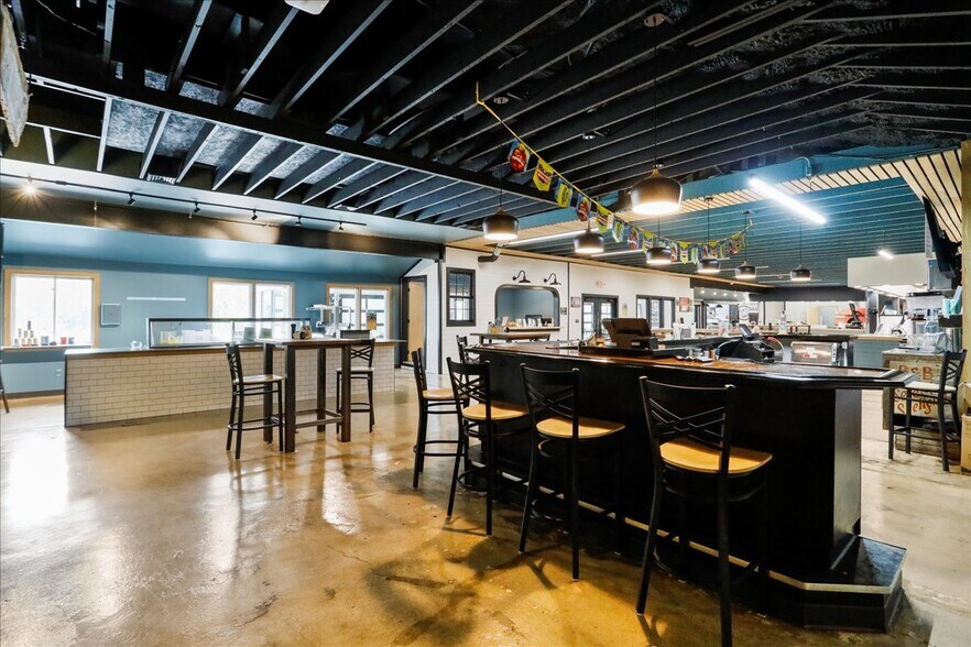 More Photos Of 985 Baltimore Pike, Gettysburg Storefront For Sale