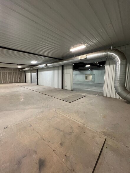 More Photos Of 10100 Hicks Field Rd, Fort Worth Warehouse For Lease