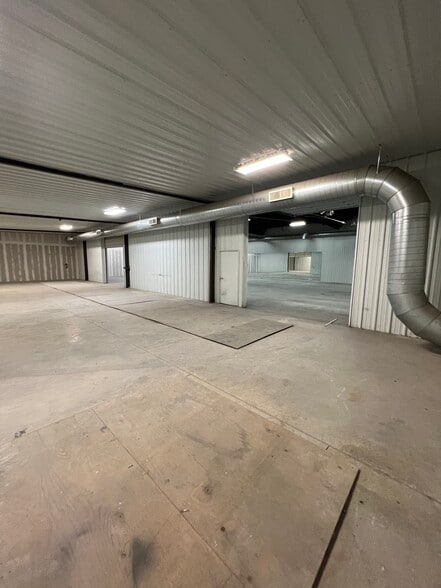 More Photos Of 10100 Hicks Field Rd, Fort Worth Warehouse For Sale