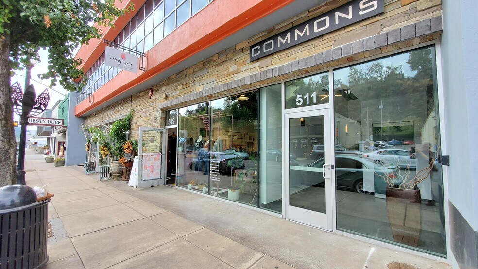 More Photos Of 509-511 Main St, Oregon City Loft Creative Space For Sale