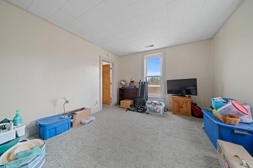 More Photos Of 208 N Walnut St, Stillman Valley General Retail For Sale