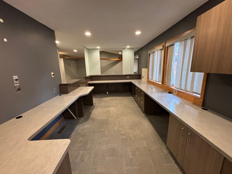 More Photos Of 2121 Abbott Rd, East Lansing Office For Sale