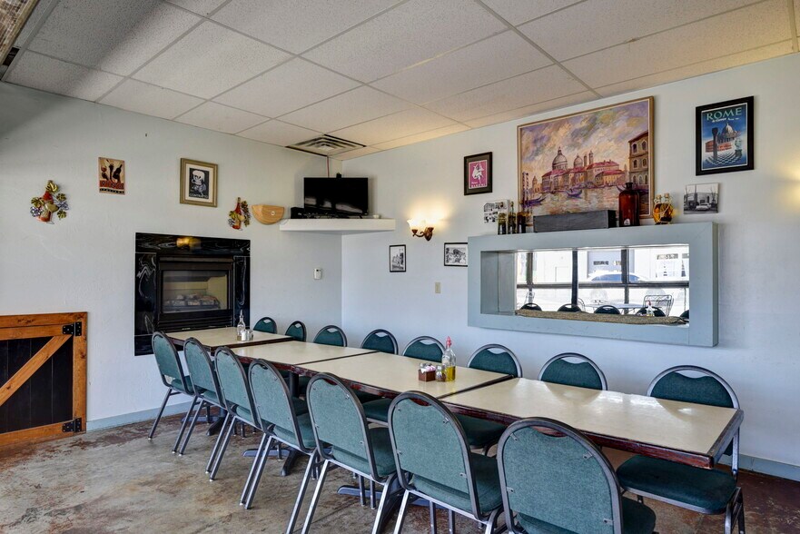 More Photos Of 231 Main St, Canon City Restaurant For Lease