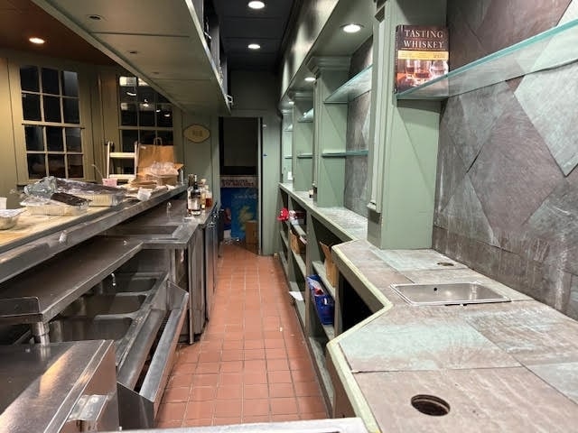 More Photos Of 888 Main St, Waltham Restaurant For Lease