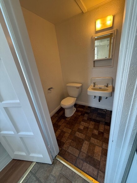 More Photos Of 25 Hartford St, Rumford Apartments For Sale