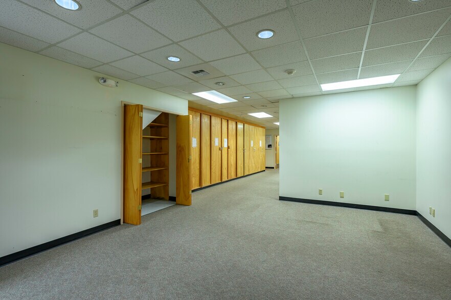 More Photos Of 424 NE Ford St, Mcminnville Office For Sale