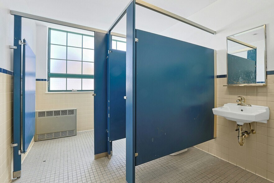 More Photos Of 31 W Broad St, Haverstraw Office For Lease