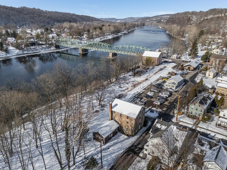 More Photos Of 10 Green St, Milford Specialty For Sale