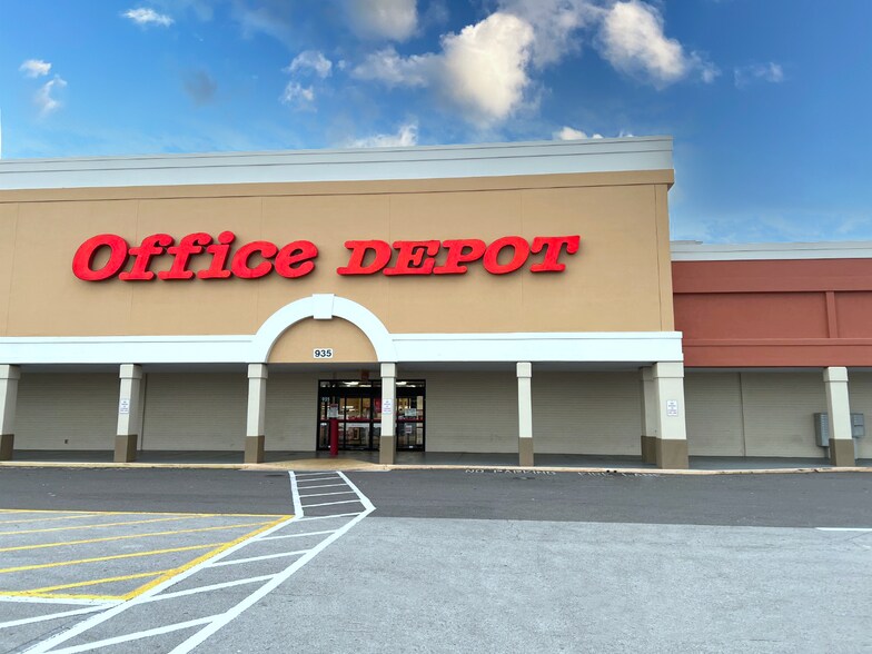 More Photos Of 930-940 N 14th St, Leesburg Unknown For Lease