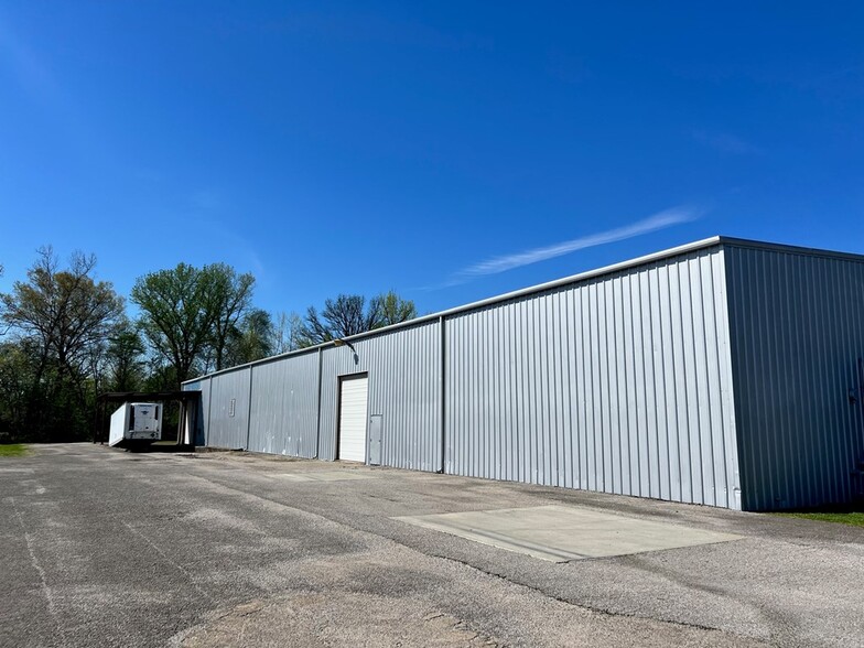 Primary Photo Of 2700 Warehouse Rd, Owensboro Manufacturing For Lease