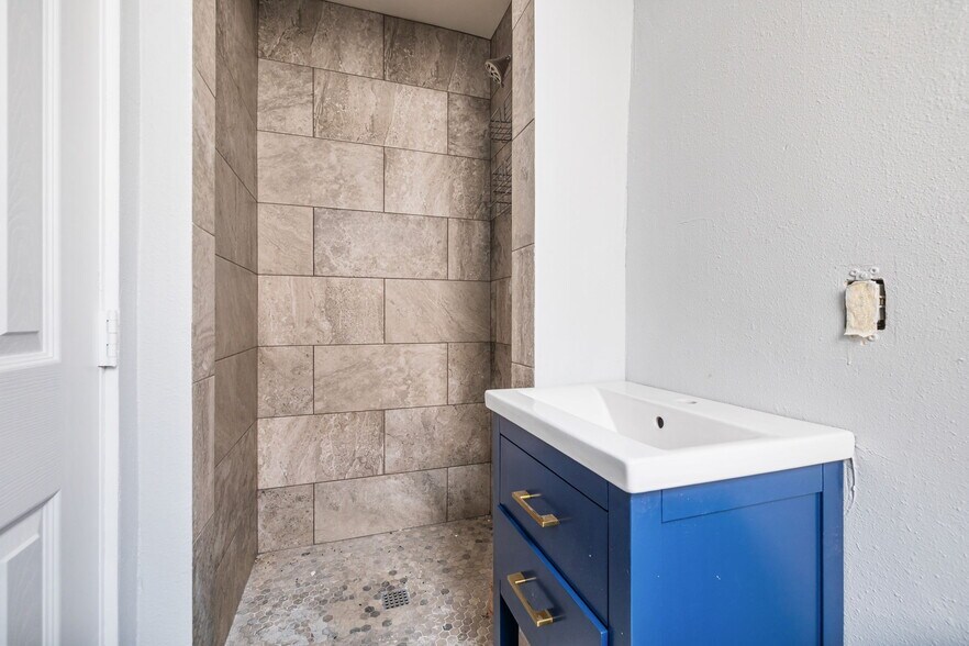 More Photos Of 1059-1063 N Palm Canyon Dr, Palm Springs Storefront For Sale