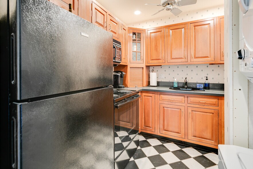 More Photos Of 1534 Packer Ave, Philadelphia Storefront Retail Office For Sale