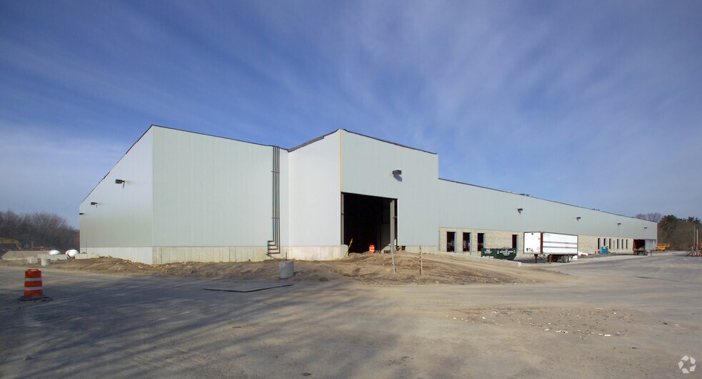More Photos Of 220 O'Connell Way, East Taunton Warehouse For Lease