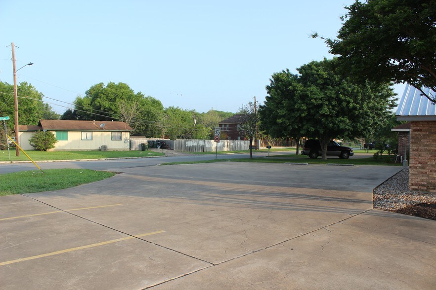 More Photos Of 501 Broadway St, San Marcos Office For Lease