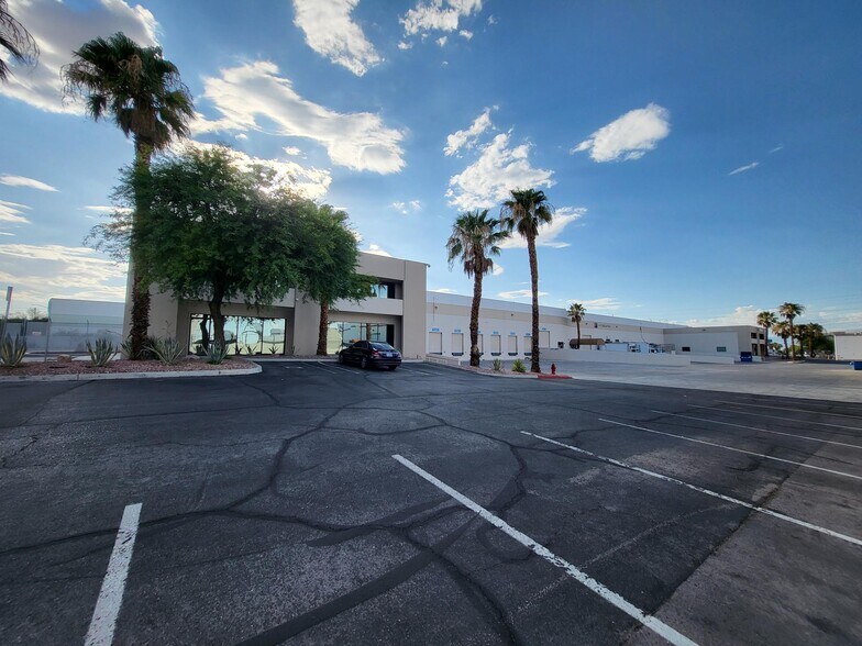 More Photos Of 3326 Ponderosa Way, Las Vegas Warehouse For Lease