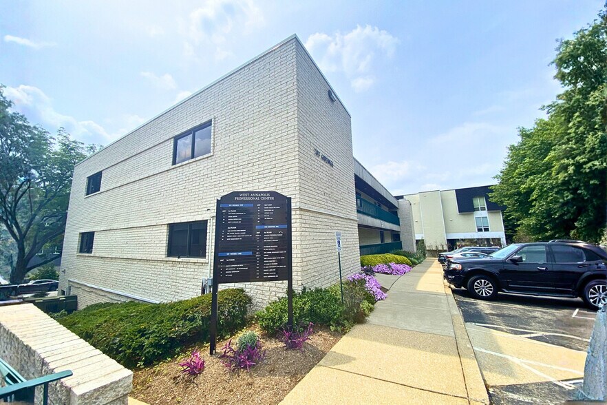 More Photos Of 703 Giddings Ave, Annapolis Medical For Lease
