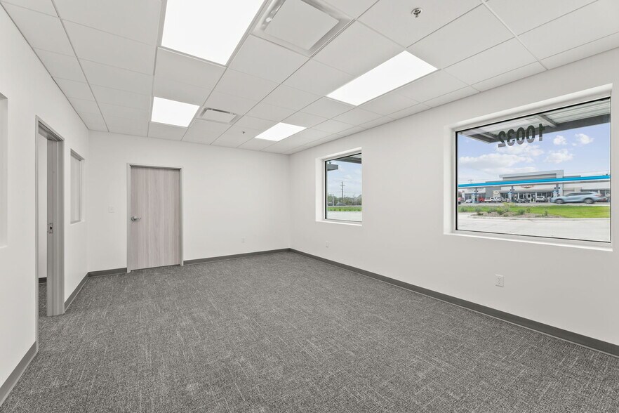 More Photos Of 10042 FM 1976, Universal City Unknown For Lease