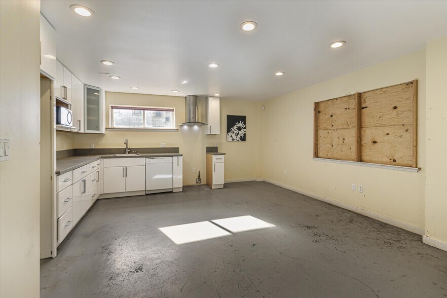 More Photos Of 1356 S 50th St, Richmond Warehouse For Sale