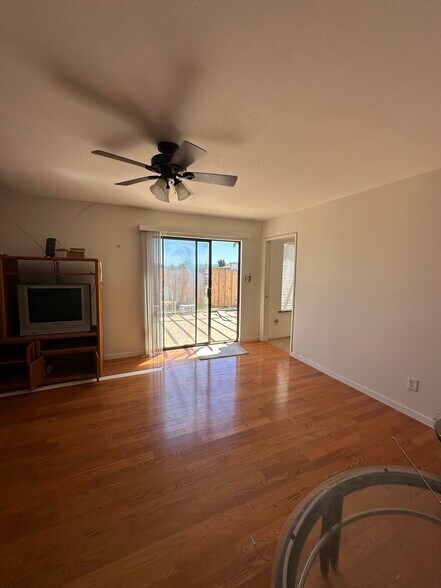 More Photos Of 6738 Greenbay Rd, Arbuckle Land For Lease
