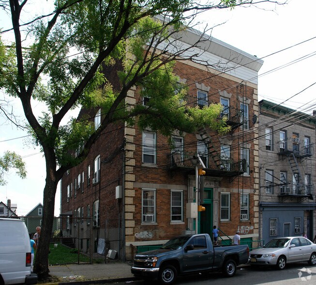 More Photos Of 577 N 6th St, Newark Apartments For Sale