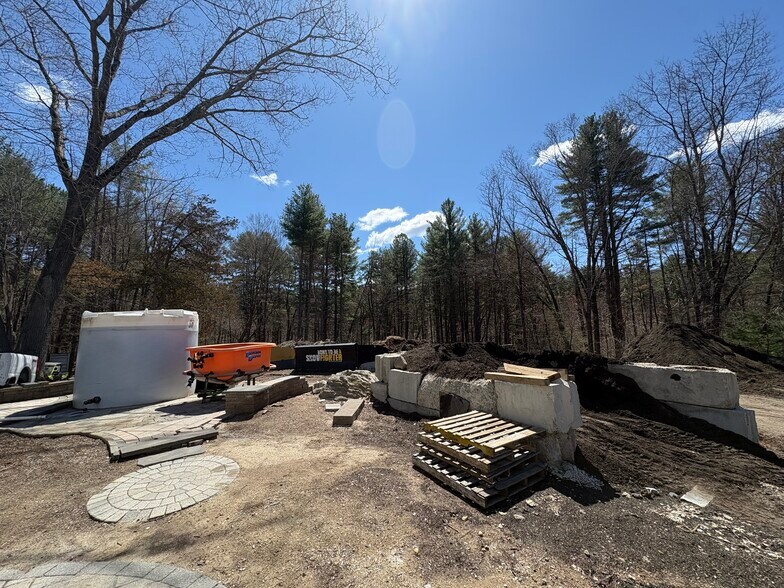 More Photos Of 125 Wason Rd, Hudson Industrial For Lease