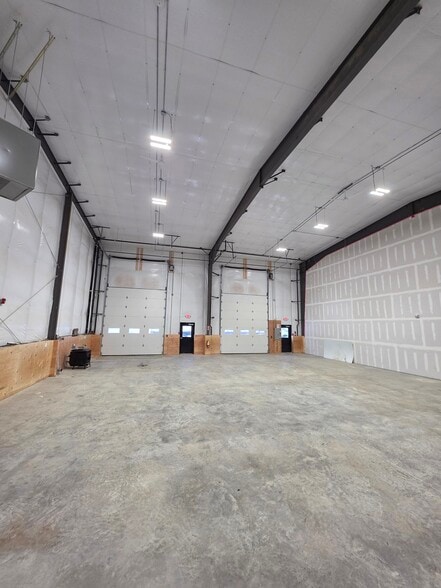 More Photos Of 220 Sturbridge Rd, Charlton Industrial For Lease