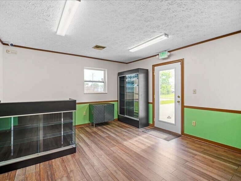 More Photos Of 1452 Bellaire Ln NE, Palm Bay Freestanding For Sale