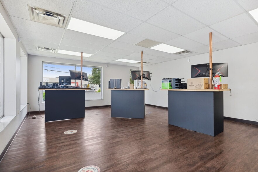 More Photos Of 6661 Huntley Rd, Columbus Warehouse For Sale