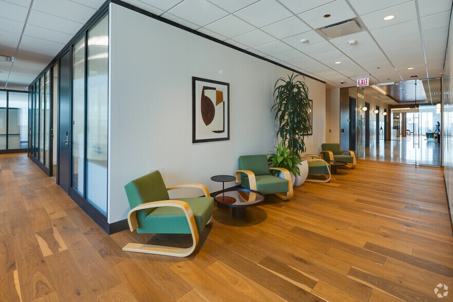 More Photos Of 110 N Wacker Dr, Chicago Coworking Space