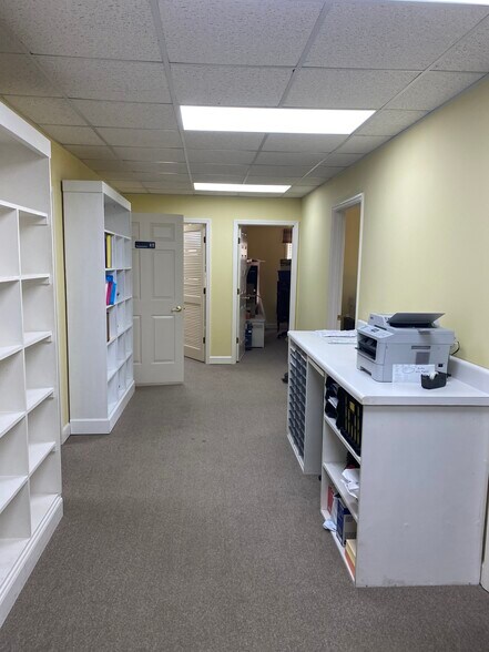 More Photos Of 2440 Sandy Plains Rd, Marietta Office For Sale