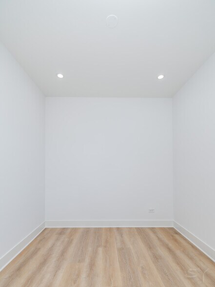 More Photos Of 2941 W Wilcox St, Chicago Apartments For Sale