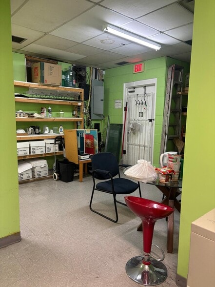 More Photos Of 3211-3235 17 Av SE, Calgary General Retail For Lease