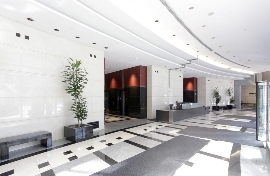 More Photos Of 200 Front St W, Toronto Office For Lease