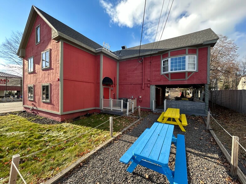 More Photos Of 512 Main St, Saco Restaurant For Lease