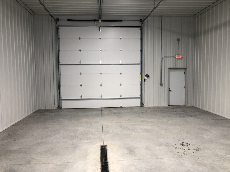 More Photos Of 1816 Sheyenne Lp N, Fargo Industrial For Sale