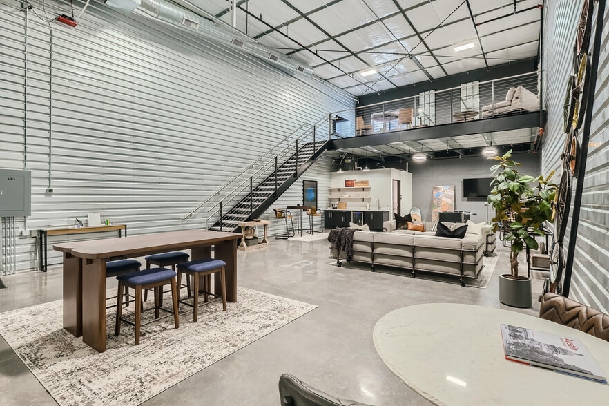 More Photos Of 11 NW Frontage Rd, Fort Collins Showroom For Sale