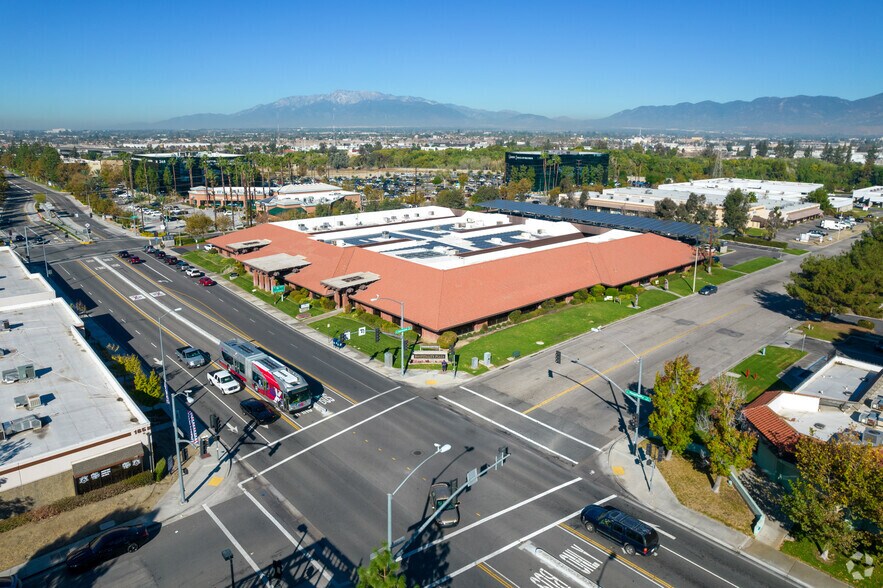 More Photos Of 164 W Hospitality Ln, San Bernardino Medical For Lease