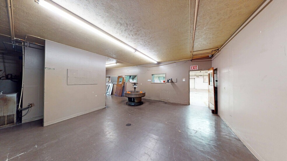 More Photos Of 1751 12th Ave, Columbus Service For Sale
