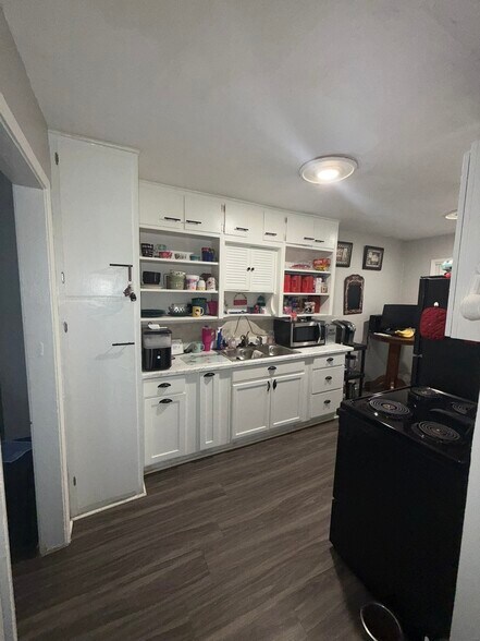 More Photos Of 1701 S Roosevelt St, Wichita Multifamily For Sale